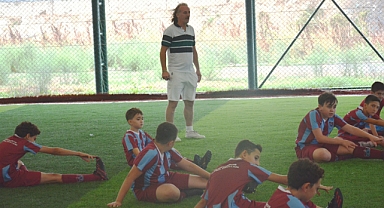 Türk sporuna genç yetenekleri kazandırmaya çalışıyor.