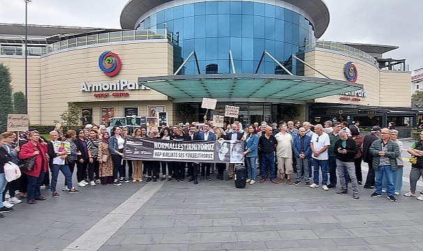 CHP Küçükçekmece İlçe Başkanlığı'ndan Gençler Üzerindeki Tehlikelere Dikkat Çeken Açıklama:
