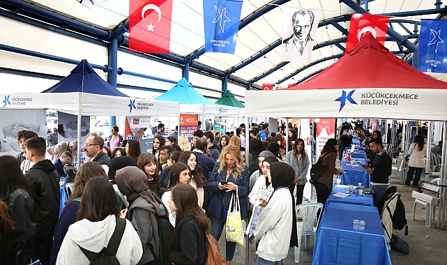 Küçükçekmece Belediyesi İş Arayan ve İşverenleri Bir Araya Getirdi