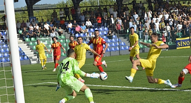 Küçükçekmece Sinopspor Liderlik koltuğuna oturdu.