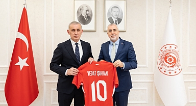 Başkan Hacıosmanoğlu'ndan Çalışma ve Sosyal Güvenlik Bakanımız Işıkhan'a Ziyaret