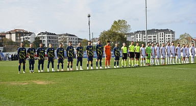 Lider Küçükçekmece Sinop Spor farklı kazandı