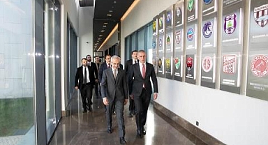 Ulaştırma ve Altyapı Bakanı Uraloğlu, TFF Başkanı Hacıosmanoğlu'nu Ziyaret Etti