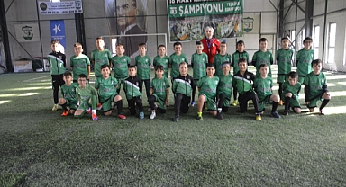 Esnafspor Futbol Akademi, çalışmalarına devam ediyor.