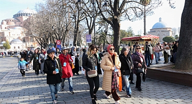 Küçükçekmeceli kadınlar İstanbul'un tarihi yerleri gezdiler