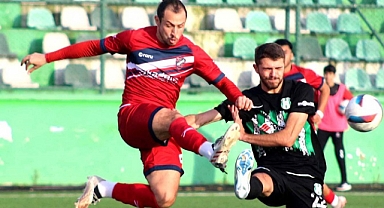 Küçükmecespor Evinde Bir puanla yetindi.