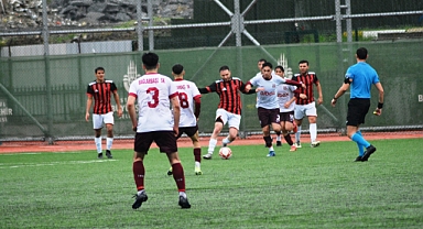 Lider İdmanyurduspor,Bağlarbaşı spor'dan istediğini 3 puanı 3 golle aldı.