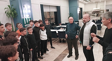 Şampiyon U14 takıma yönetiminden onuruna yemek