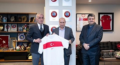 İran Futbol Federasyonu Başkanı Taj'dan TFF Başkanı Hacıosmanoğlu'na Ziyaret