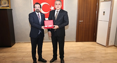 Küçükçekmece Kızılay'dan Kaymakam Mustafa Anteplioğlu'na Ziyaret