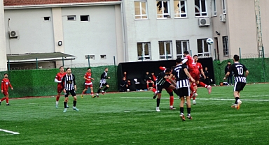 Sefaköy Kartalspor, zirve tırmanışını sürdürdü.