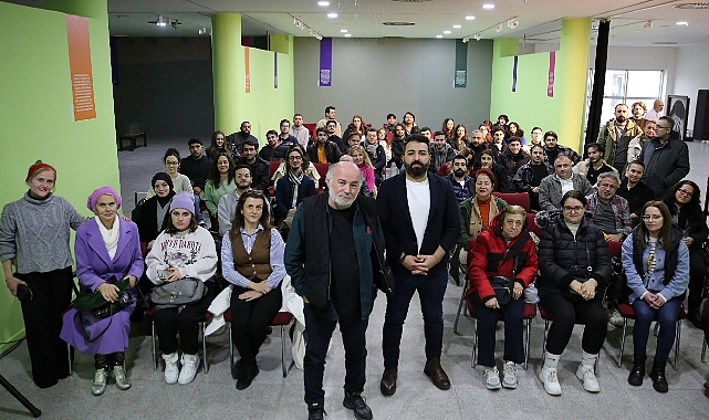 Ünlü yönetmen Serdar Akar,sinema tutkunlarıyla bir araya geldi.
