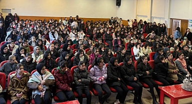 Kağızman’da kız yönelik bir bilgilendirme çalışması gerçekleştirildi.