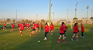 U17 Kız Millî Takımımız, Antalya'da Hazırlıklara Başladı