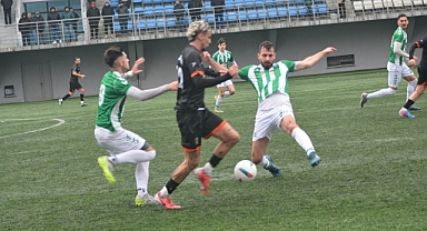 Yeşilova Esnafspor'un umudu son iki maça kaldı.