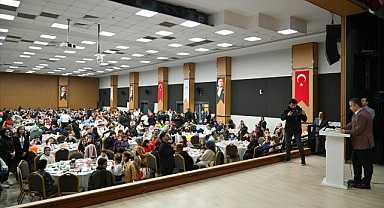 Esenyurt’ta Yüzlerce Çocuk Aynı İftar Sofrasında Buluştu
