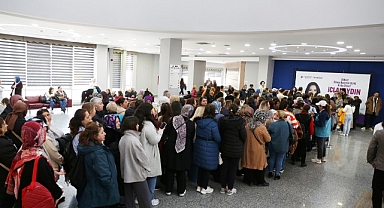İclal Aydın’ı Küçükçekmeceli kadınlarla buluştu.