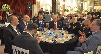 Küçükçekmece'de AK Parti ve Sivil Toplum Temsilcileri İftar Yemeğinde Buluştu