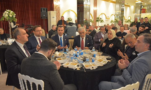 Küçükçekmece'de AK Parti ve Sivil Toplum Temsilcileri İftar Yemeğinde Buluştu