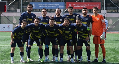 Küçükçekmece Sinopspor engelleri bir bir aşıyor.