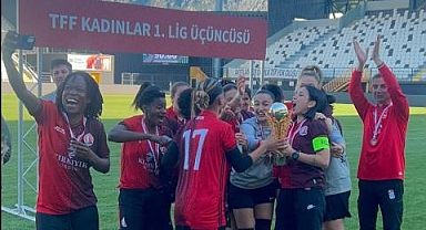 1207 Antalya KFK, Turkcell Kadın Futbol Süper Ligi'ne Yükseldi
