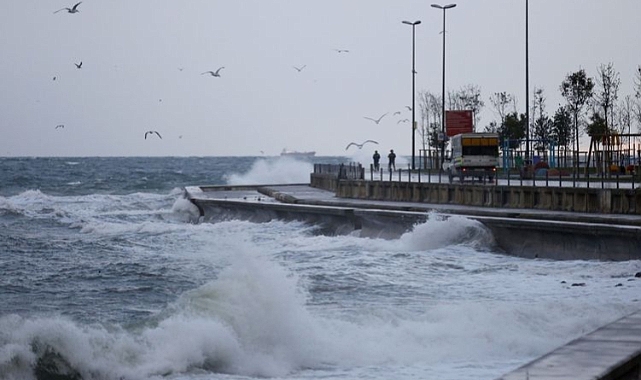 AKOM, İstanbul genelinde beklenen soğuk ve yağışlı hava dalgasına karşı İstanbulluları uyardı