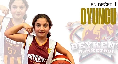 Yağmur Baltacı UNİBEST Ligi'nde En değerli oyuncu seçildi.