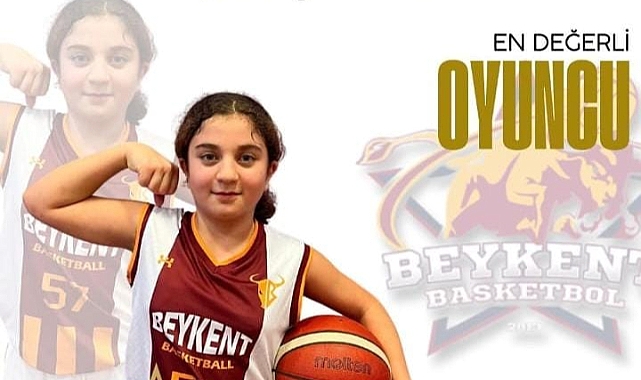 Yağmur Baltacı UNİBEST Ligi'nde En değerli oyuncu seçildi.