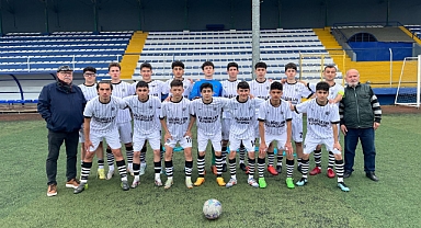 Lider Sultanmuratspor deplasmanda kazandı.2-1