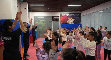 Zumba Etkinliğiyle Keyifli Anlar Yaşıyor