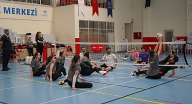 Engelliler Haftası'nda Oturarak Voleybol Özel Maçı Yapıldı