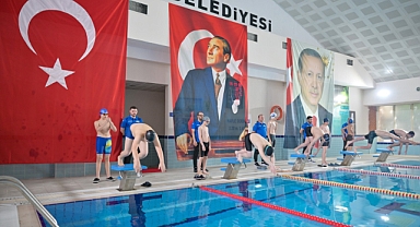 Merkez Kapalı Yüzme Havuzu, Hizmete