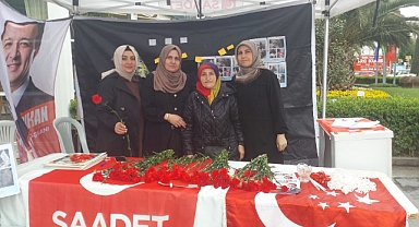 Saadet Partisi Kadın Kolları'ndan Anlamlı Anneler Günü Etkinliği: