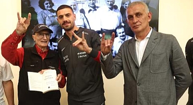 Başkan Hacıosmanoğlu ve A Millî Takım'dan Aziz Sancar'a Ziyaret