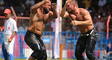 664. Tarihi Kırkpınar Yağlı Güreşleri'ndeki Çeyrek Finalistler Belli Oldu