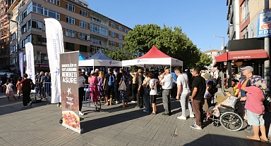 Küçükçekmece’de Binlerce Kişiye Aşure İkramı