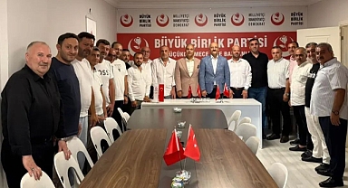 MHP'den BBP'ye Hayırlı Olsun Ziyareti: Küçükçekmece'de Siyasi Nezaket Örneği