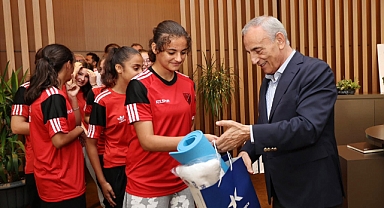 Şampiyon Kızlar Başkanla Buluştu!