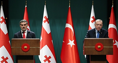 Türkiye ve Gürcistan olarak bölgemizde ve ötesinde iş birliği ve kalkınma için omuz omuza hareket etmeye devam edeceğiz”