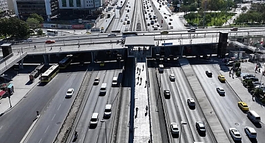 Yenibosna’da Güvenli ve Konforlu Ulaşım İçin Yeni Üst Geçit Hizmete Açıldı