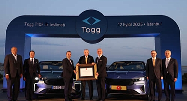 Cumhurbaşkanı Erdoğan’a Togg’un yeni modeli T10F hediye edildi