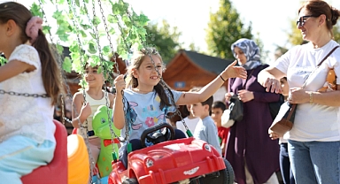 Küçükçekmece’de 90’lar Rüzgârı: Menekşe Parkı’nda Yaza Veda Coşkusu