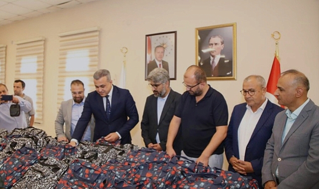 Küçükçekmece’de Eğitime Destek: Yetim Öğrencilere Çanta ve Kırtasiye Yardımı
