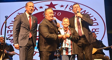 Küçükçekmece’de İsmail Türüt Fırtınası: Horonla Tutuşan Binlerce Yürek