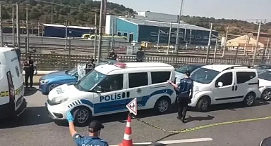 Küçükçekmece'de Park Halindeki Araçta Bir Kişi Ölü Bulundu