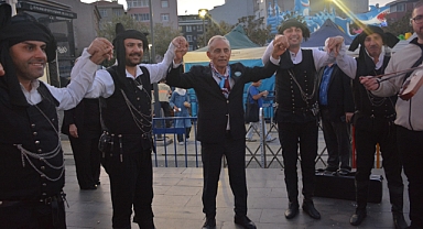 Küçükçekmece'de Trabzon Coşkusu: Horon, Hamsi ve Dayanışma