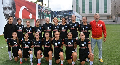 Küçükçekmece Nurçelik Kadın Futbol Takımı Yeni Sezona Hazır