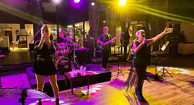 Sibel Alaş ve Jale Silivri Villada Efsanevi Bir Geceye İmza Attı