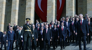 Cumhurbaşkanı Erdoğan, Anıtkabir’de düzenlenen törene katıldı