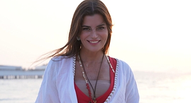 Ece Vahapoğlu, Dubai’de Dolunay Seremonisiyle Ruhsal Dönüşüm Yolculuğu Başlattı